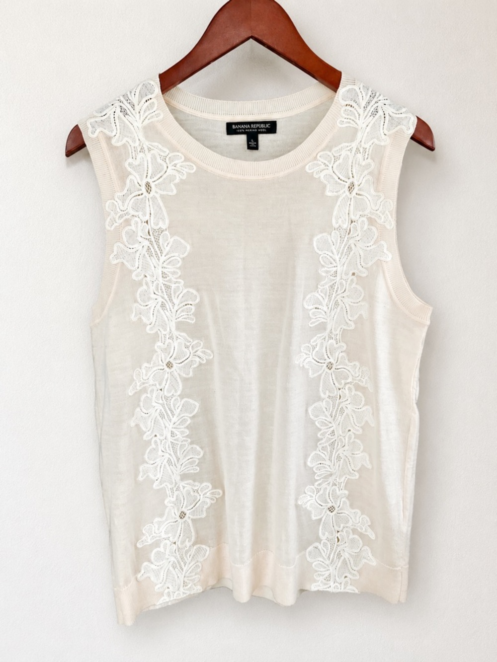Banana Republic 100% Merino Wool Lace Appliqué Sweater Tank Top Ivory Large - Picture 2 of 8